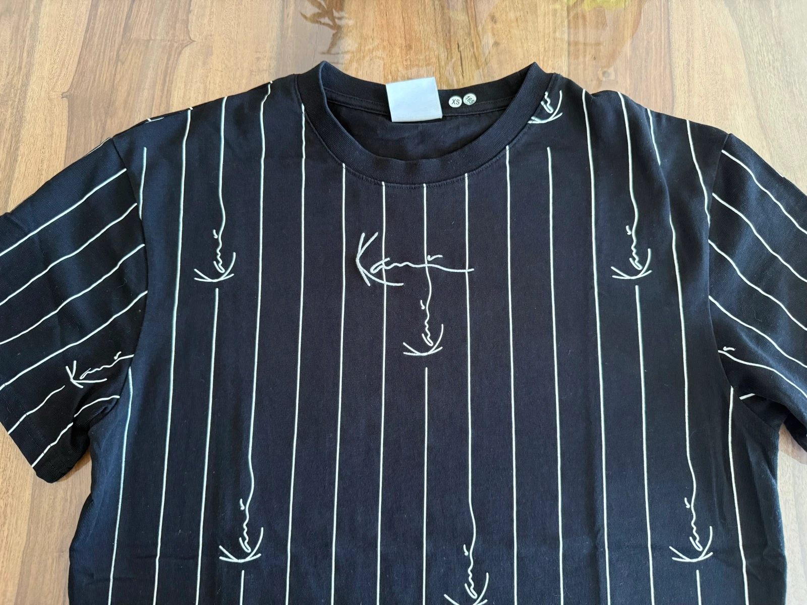 Camiseta Masculina Karl Kani XS – Preto Listrado Branco – Estado Perfeito – Streetwear – photo 4